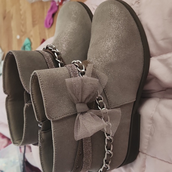 Shoes | Ugg Brand New Never Worn Size 6 | Poshmark Size 6 brand new never worn